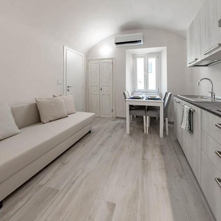 H11 Piccola Perla A Un Passo Dal Mare Apartment Santo Stefano al Mare Bagian luar foto