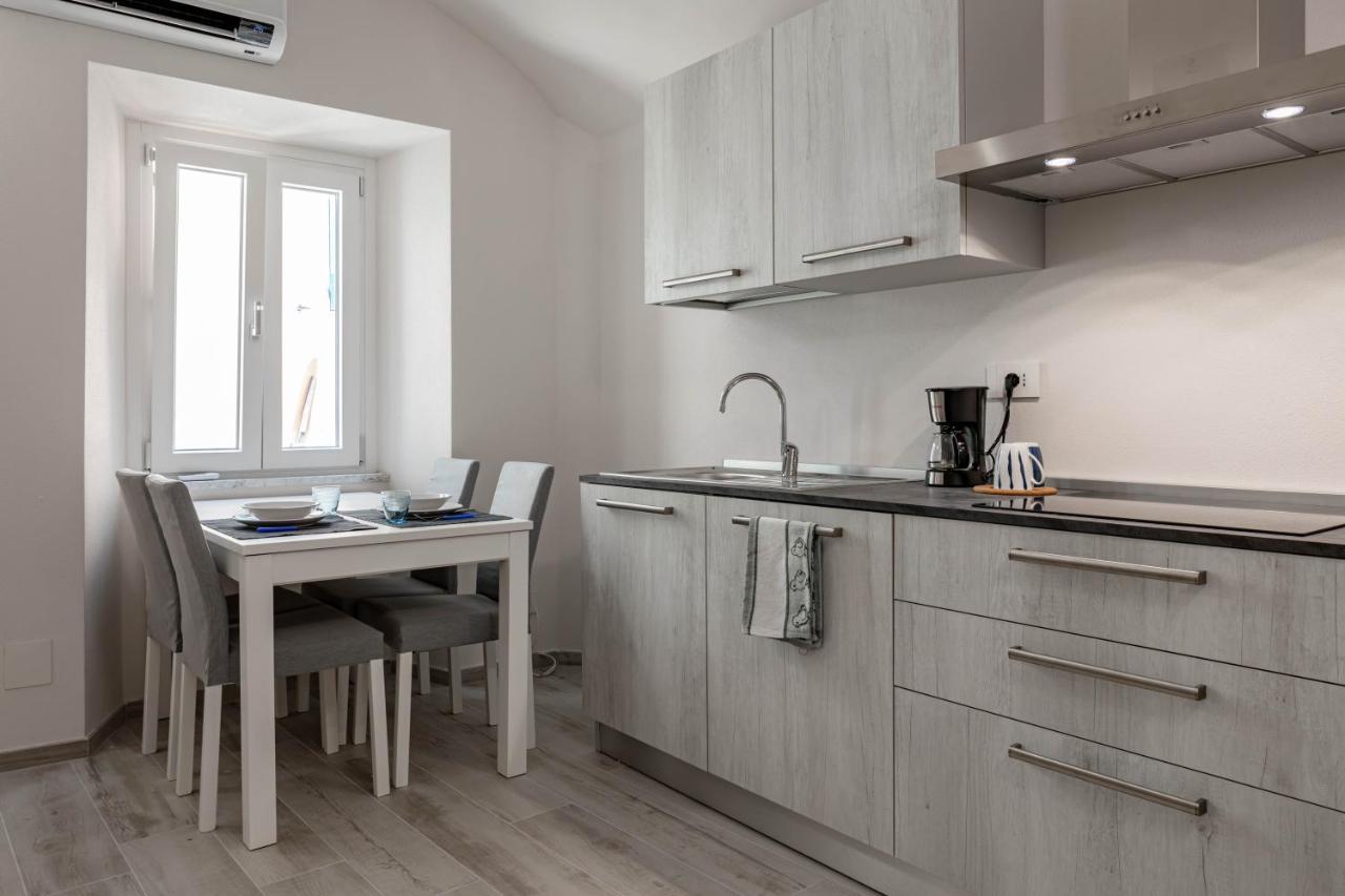 H11 Piccola Perla A Un Passo Dal Mare Apartment Santo Stefano al Mare Bagian luar foto