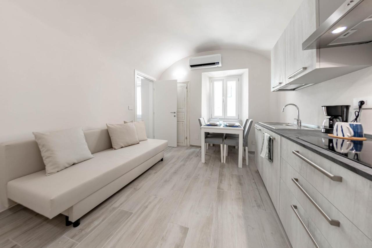 H11 Piccola Perla A Un Passo Dal Mare Apartment Santo Stefano al Mare Bagian luar foto